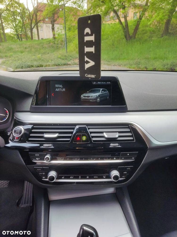 BMW Seria 5 520d - 23