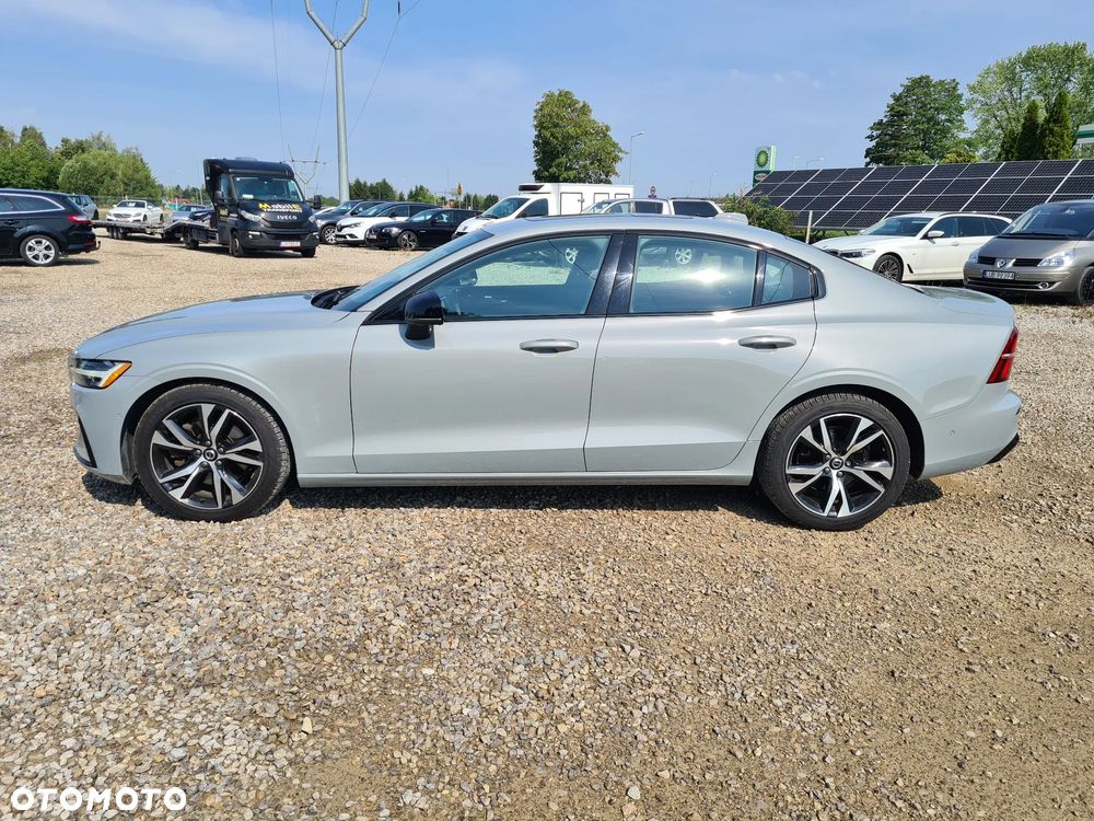 Volvo S60 B5 B AWD Plus Dark - 4
