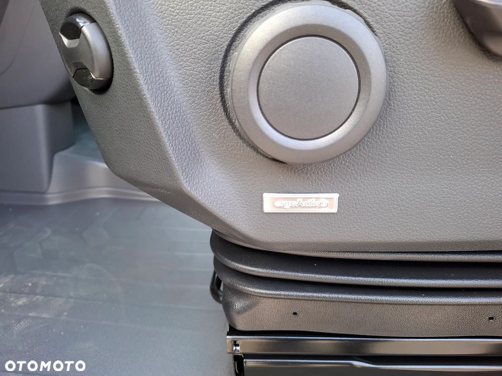 Volkswagen Crafter - 13