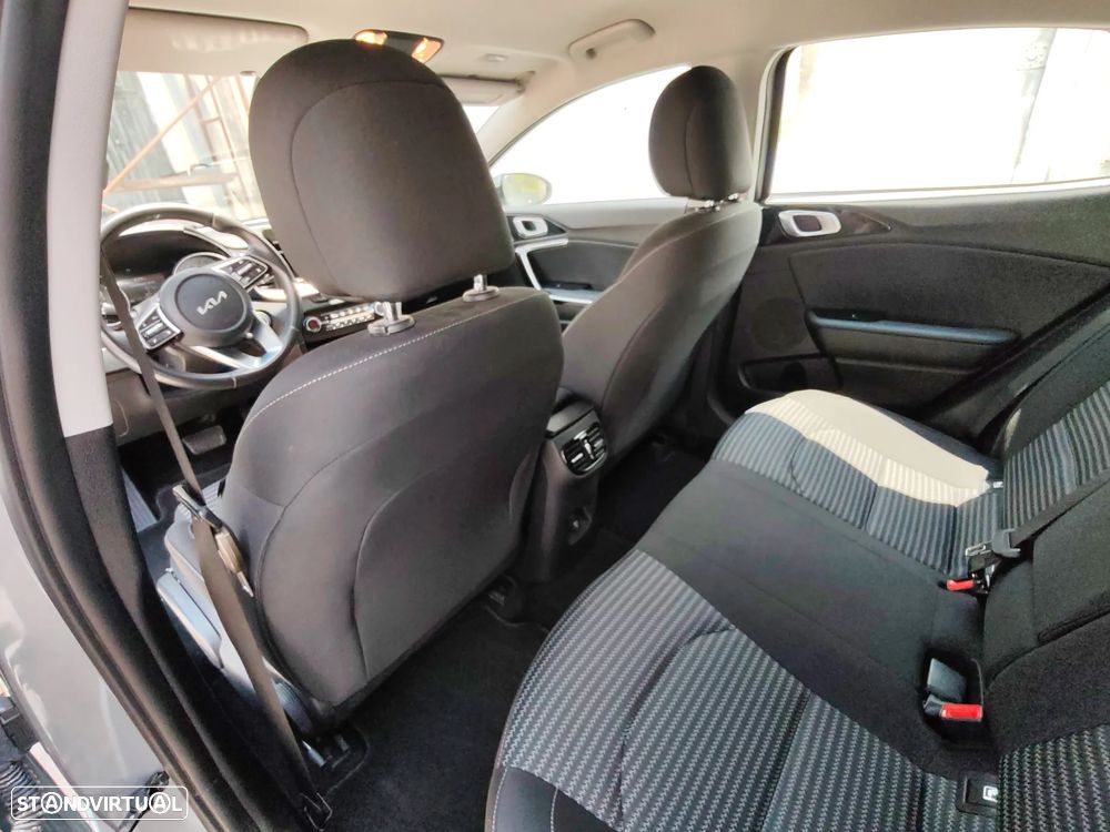 Kia XCeed 1.6 GDi PHEV Drive - 14