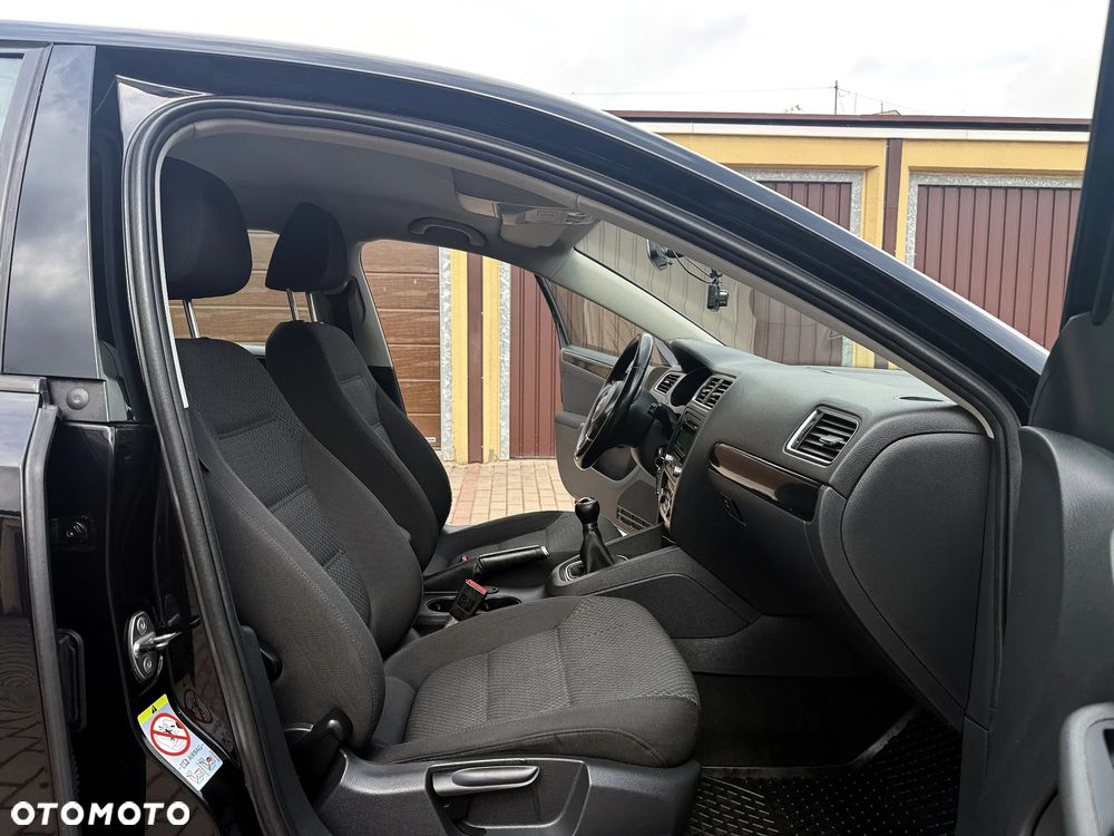 Volkswagen Jetta 1.6 TDI BMT Comfortline - 19