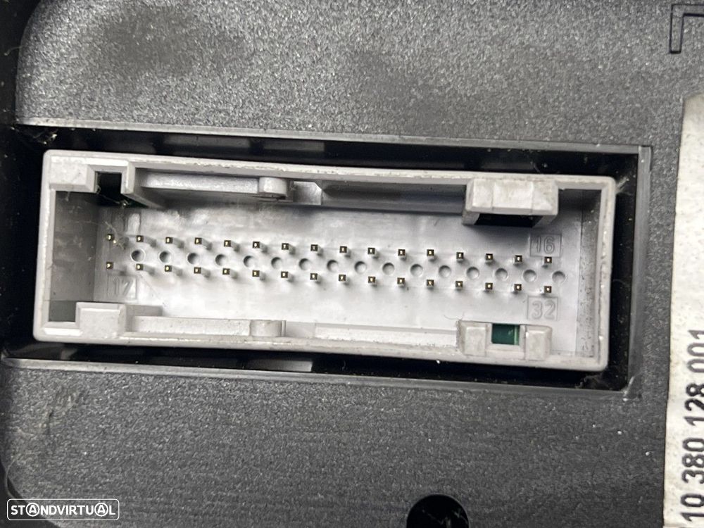 Painel de instrumentos Usado AUDI A6 (4B2, C5) 2.5 TDI REF. 4B0920933GX - 4