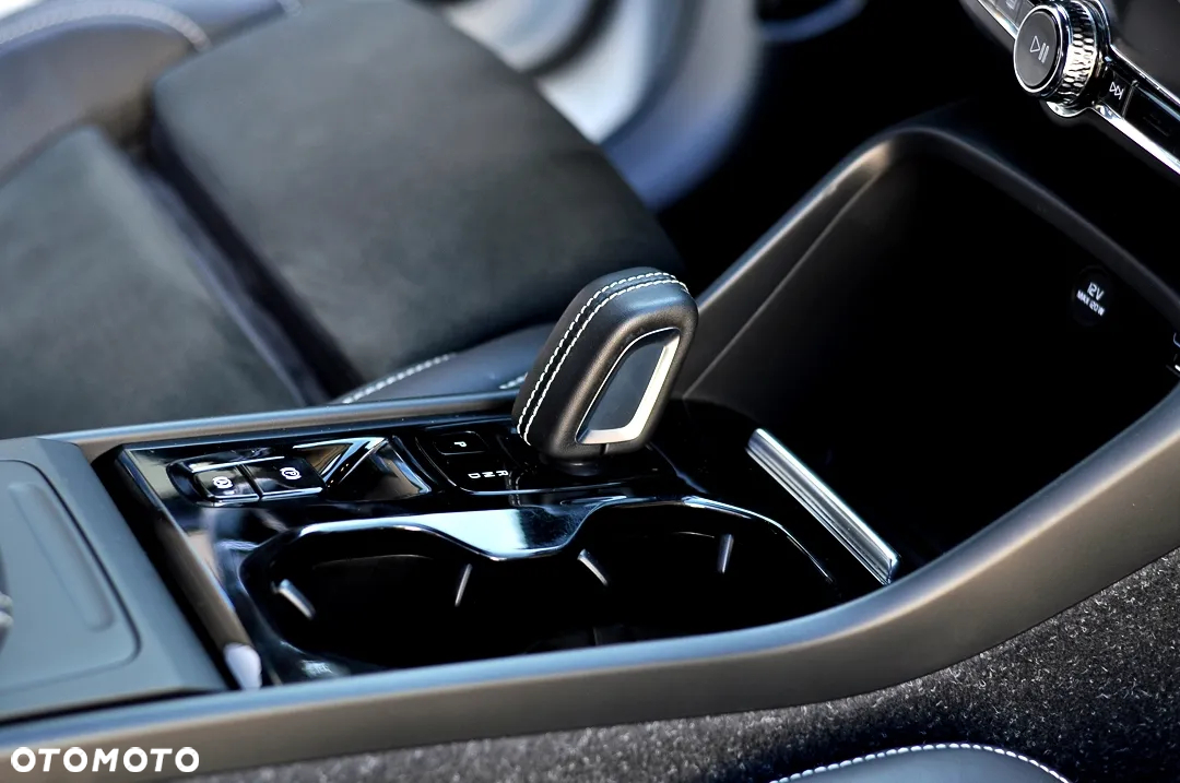 Volvo XC 40 T3 R-Design - 19
