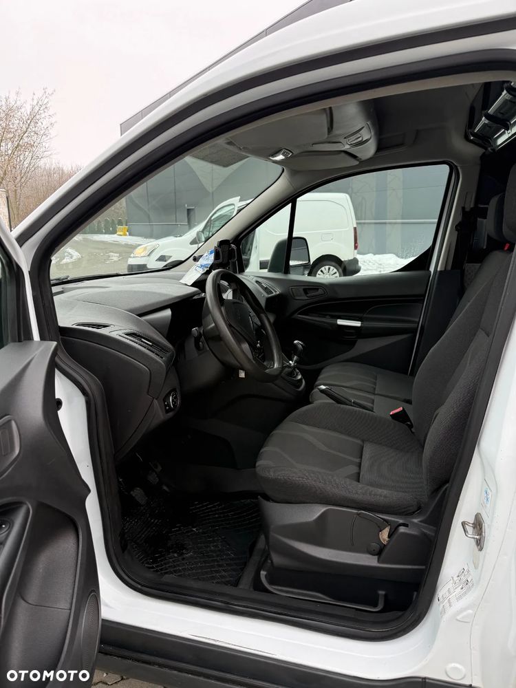 Ford Transit Courier - 8