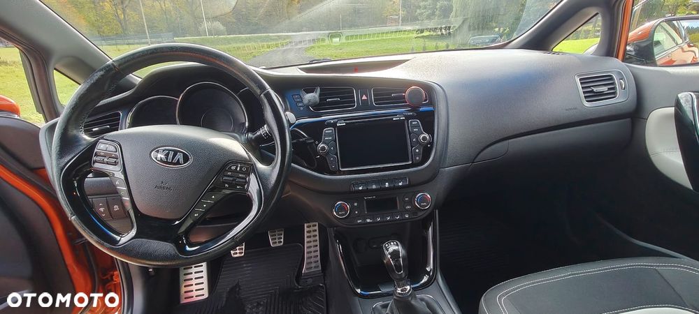 Kia ProCeed 1.4 L - 13