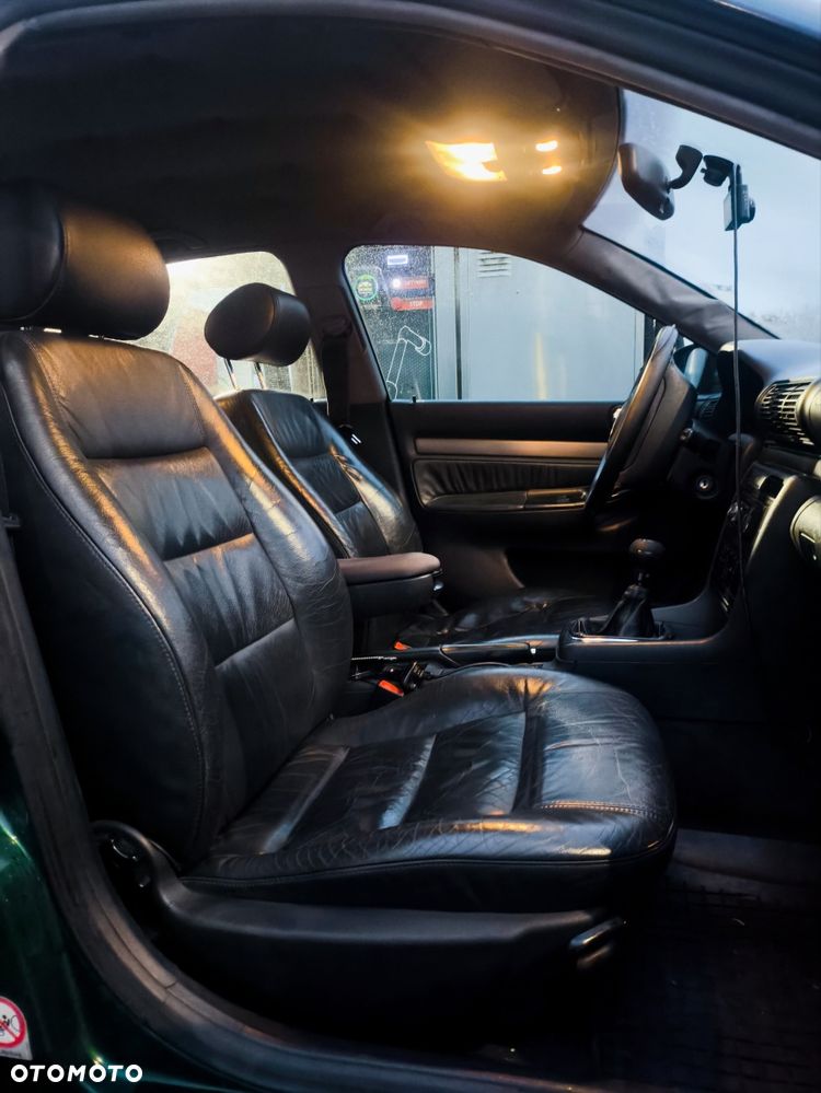 Audi A4 Limousine - 8