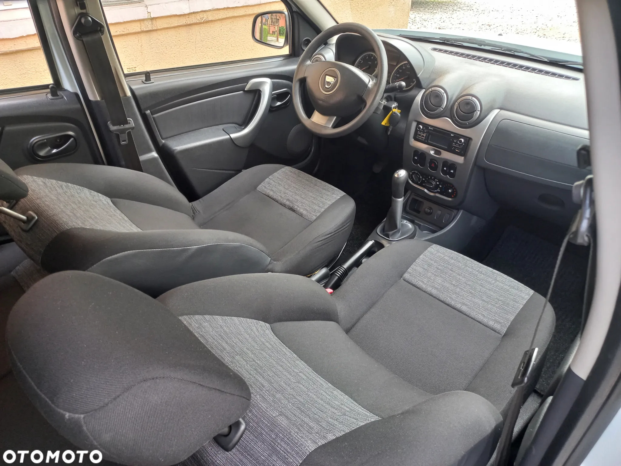 Dacia Duster 1.6 - 21