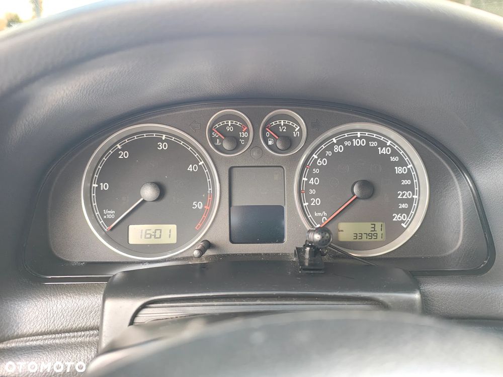 Volkswagen Passat - 14