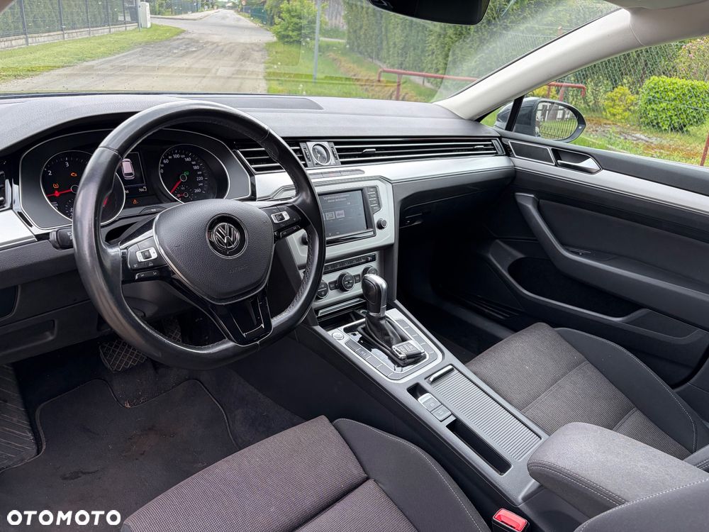 Volkswagen Passat 2.0 TDI SCR DSG Highline - 15