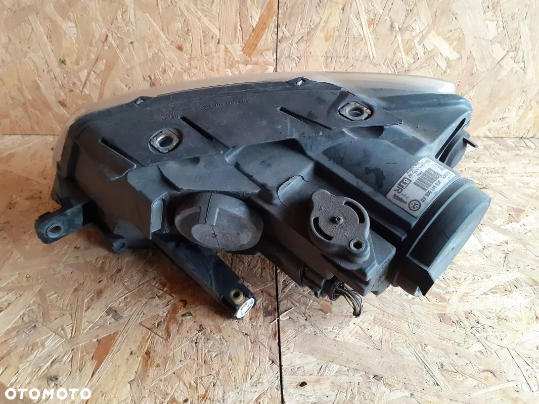 VW VOLKSWAGEN PASSAT B6 LAMPA PRZÓD PRZEDNIA PRAWA SOCZEWKA - 4
