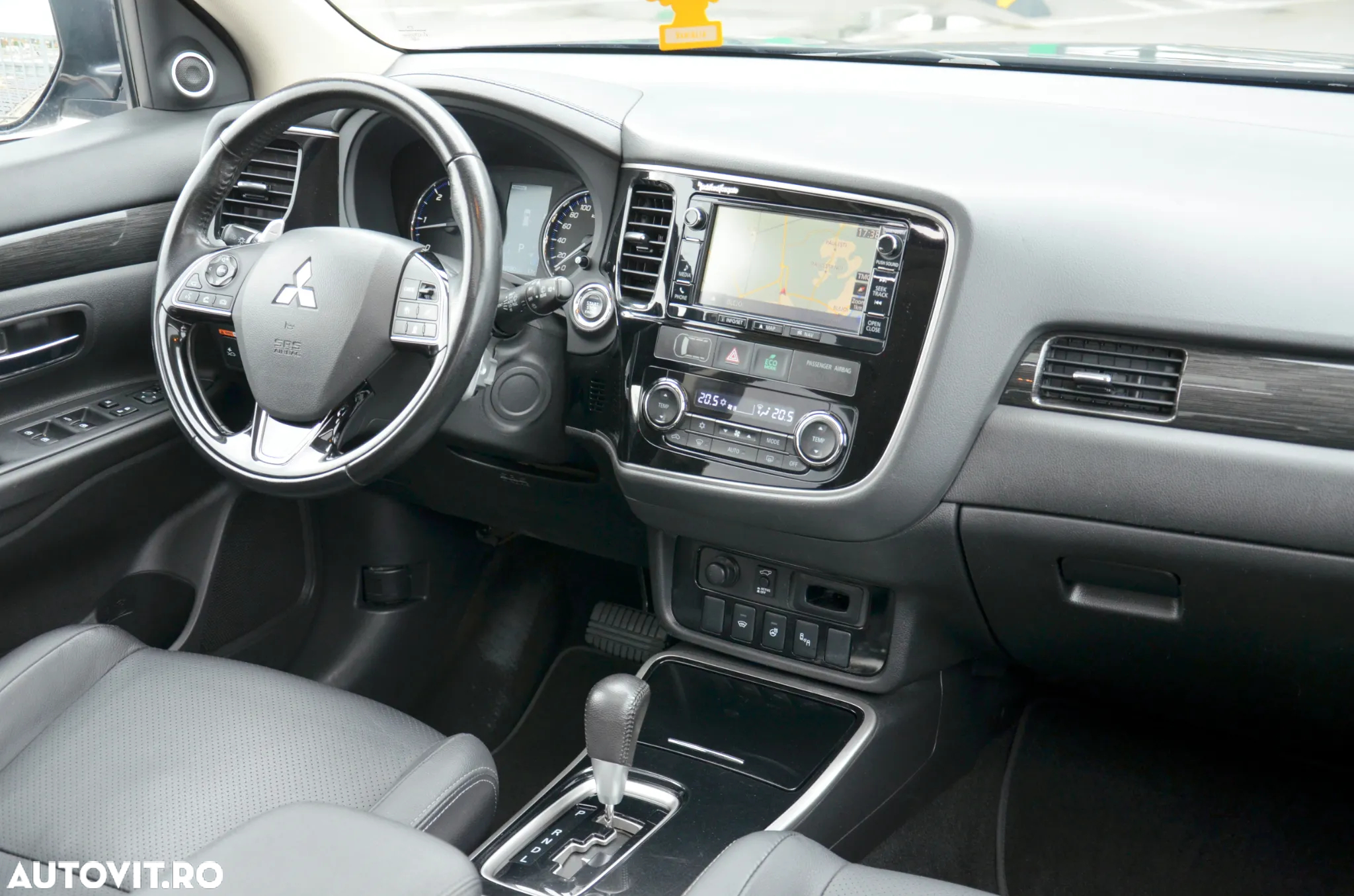 Mitsubishi Outlander 2.2 DI-D 4WD Automatik Diamant Edition+ - 24