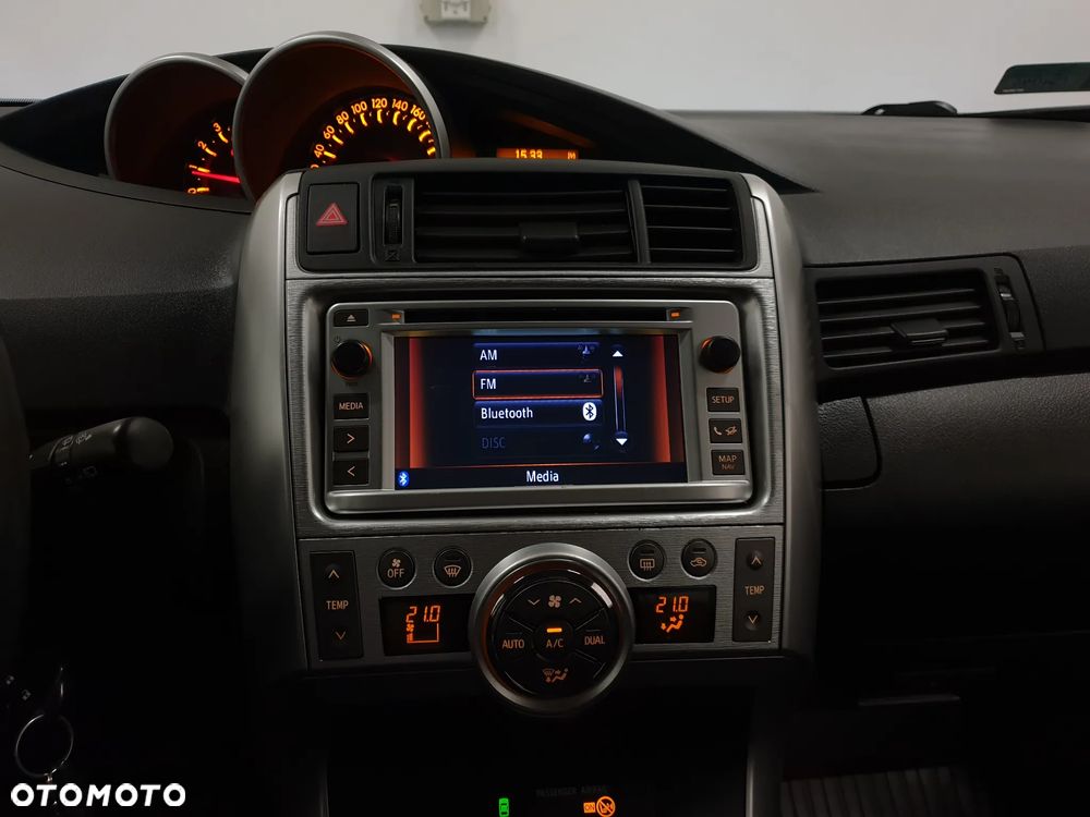 Toyota Verso 2.0 D-4D Premium - 15