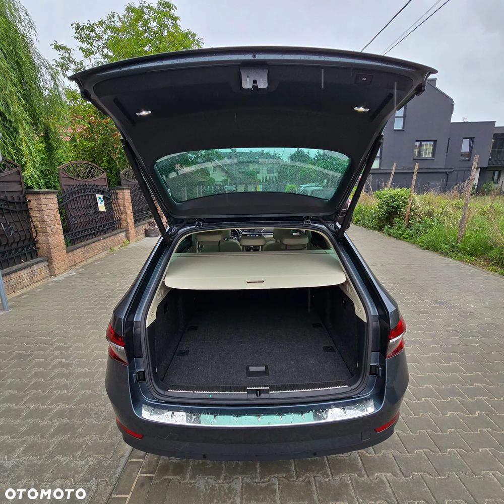 Skoda Superb 2.0 TDI SCR Style DSG - 18