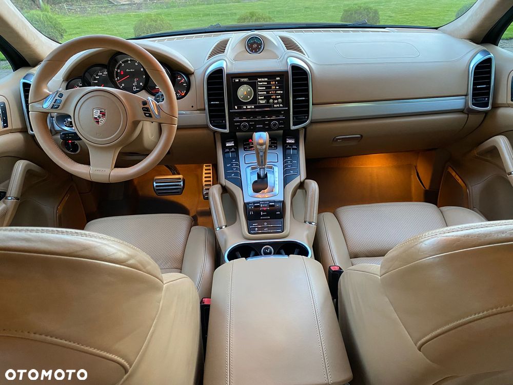Porsche Cayenne Turbo - 18