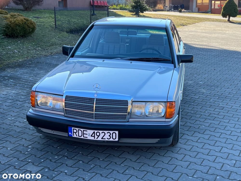 Mercedes-Benz W201 (190) - 4