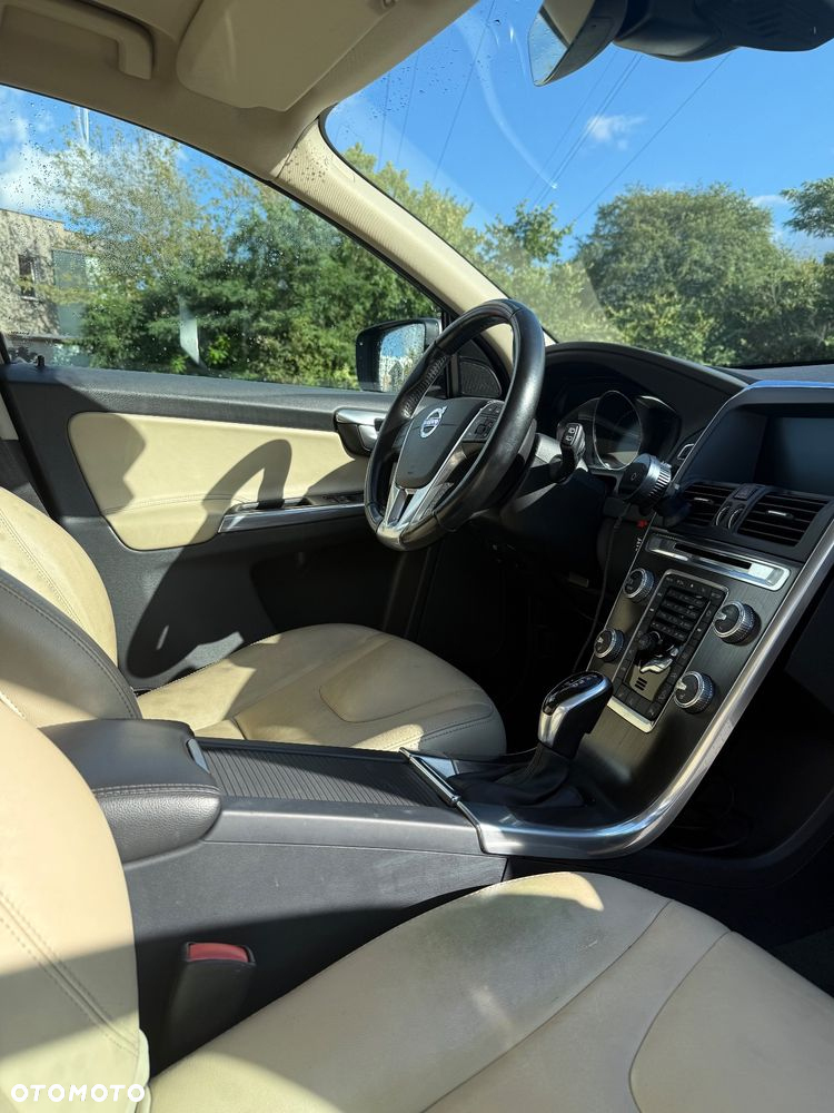 Volvo XC 60 D5 AWD Summum - 8