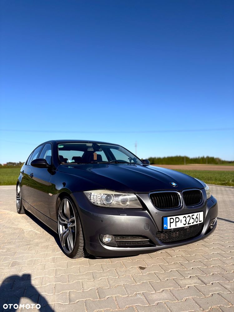 BMW Seria 3 320d DPF Touring - 1