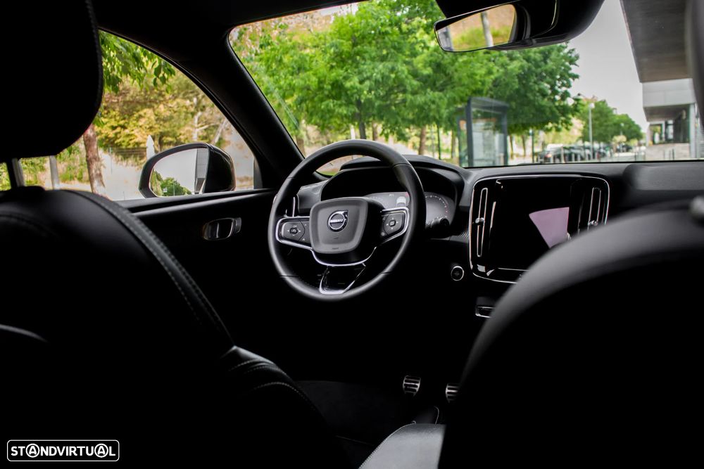 Volvo XC 40 T3 Momentum - 28