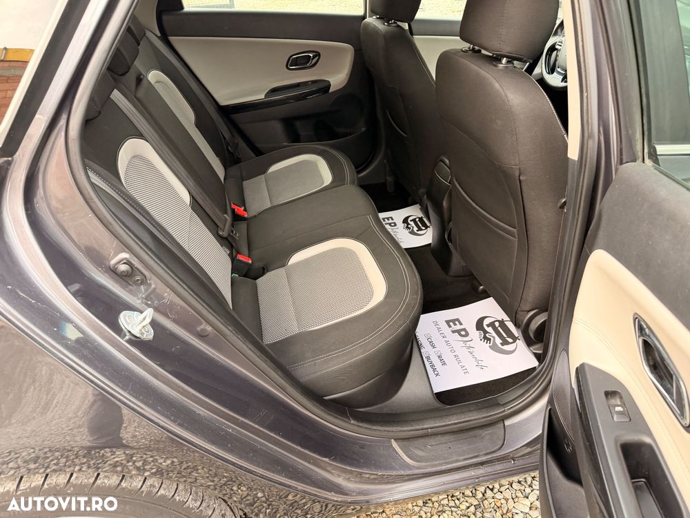 Kia Ceed 1.4 CRDi 90 SW Vision - 14