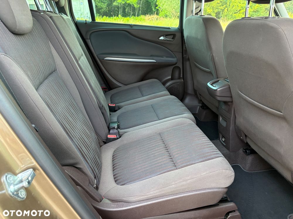 Opel Zafira Tourer 1.4 Turbo Business Edition - 23