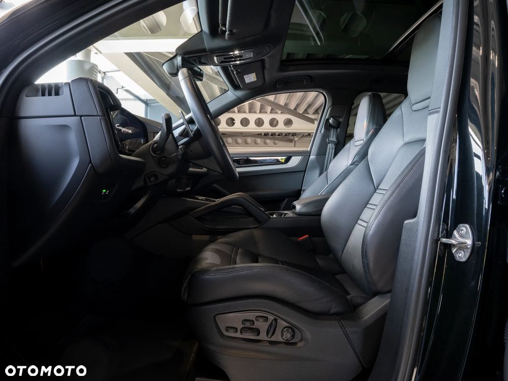 Porsche Cayenne Standard - 19