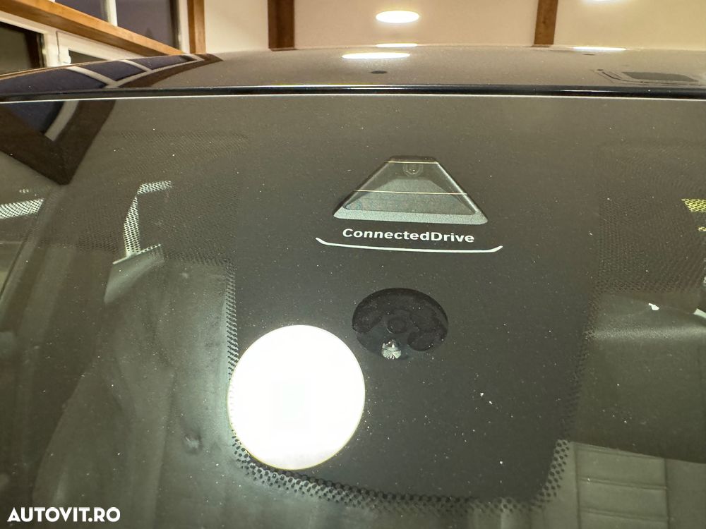 BMW Seria 3 330i xDrive AT - 29