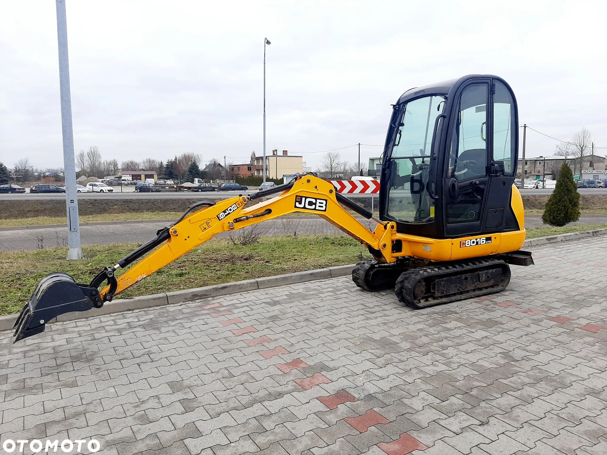 JCB 8016 - 7
