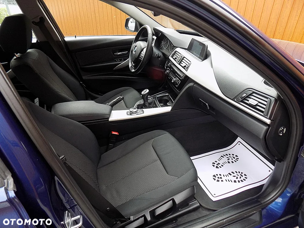 BMW Seria 3 316d Touring - 8
