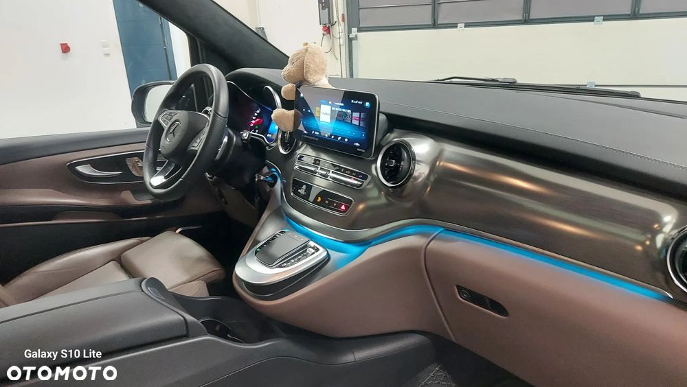 Mercedes-Benz Klasa V 300 d 4-Matic Exclusive 9G-Tronic (d³ugi) - 28