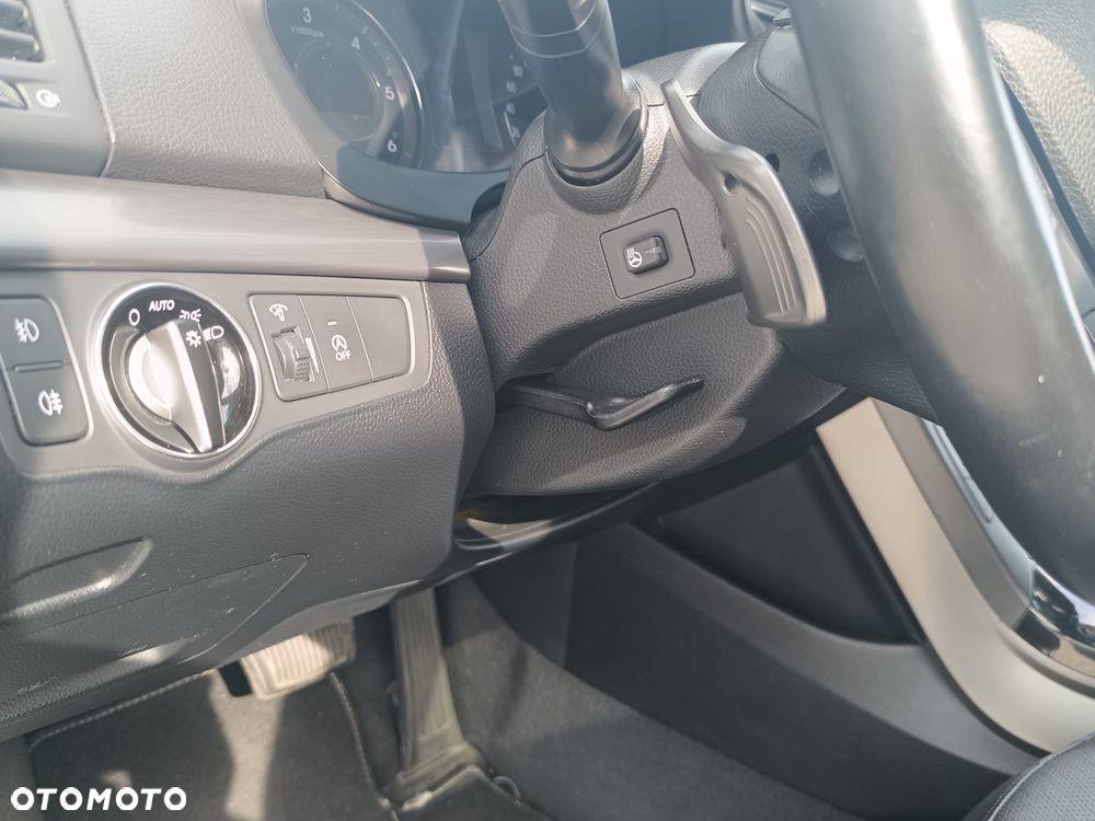 Hyundai i40 Kombi 1.7 CRDi DCT Premium - 15