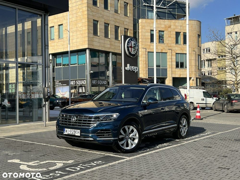 Volkswagen Touareg - 1