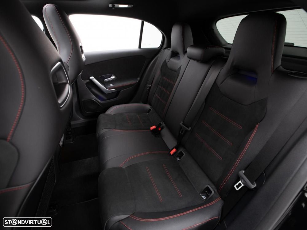 Mercedes-Benz A 250 7G-DCT AMG Line - 11