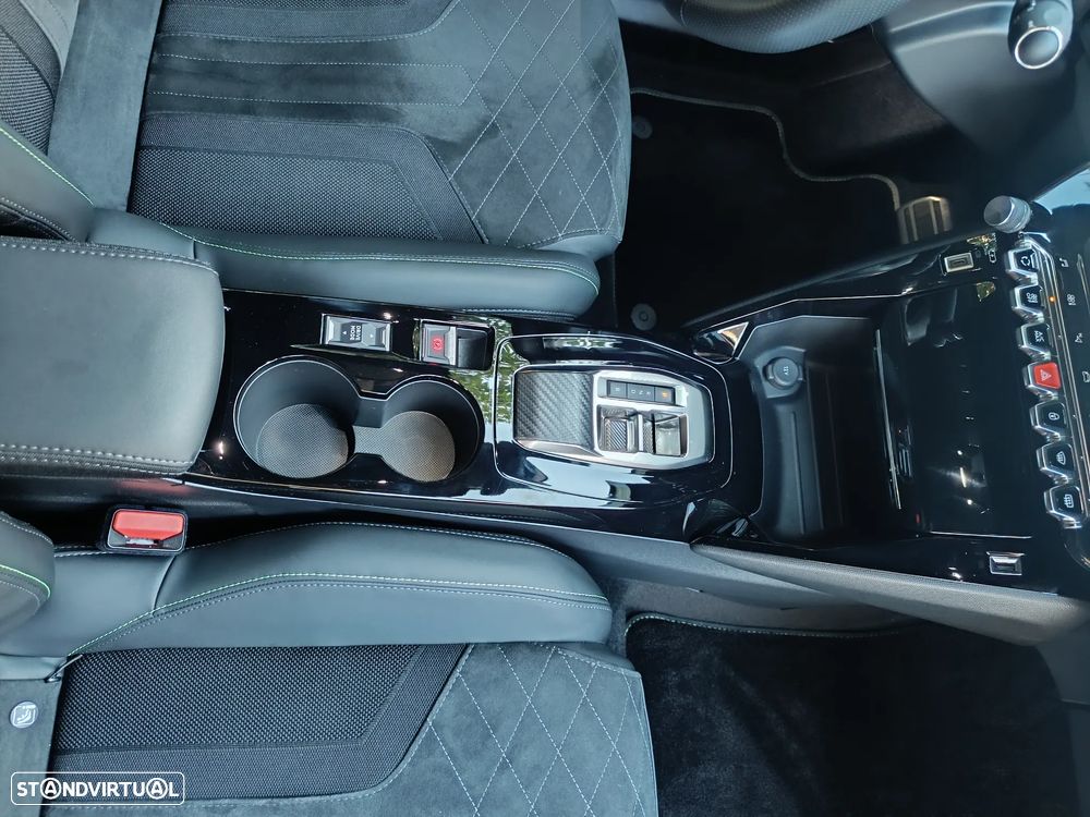 Peugeot e-2008 GT Pack - 29