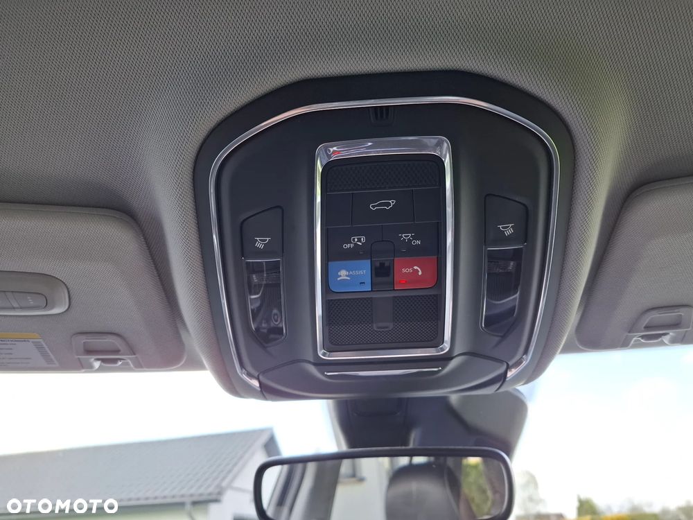 Jeep Grand Cherokee - 27