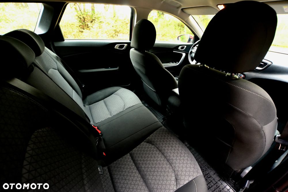 Kia Ceed - 11