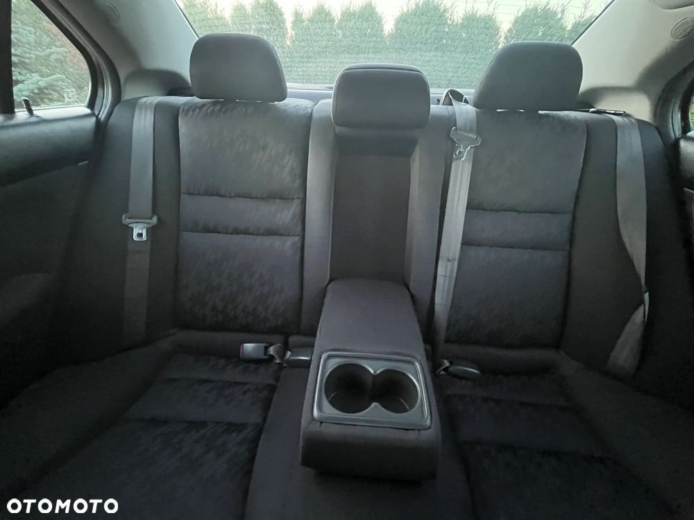 Honda Accord 2.0 Executive - 11