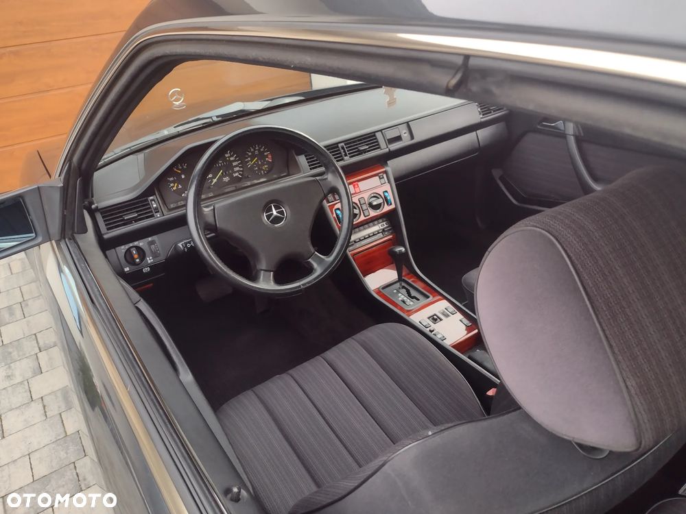 Mercedes-Benz W124 (1984-1993) ver-300-4--matic - 25