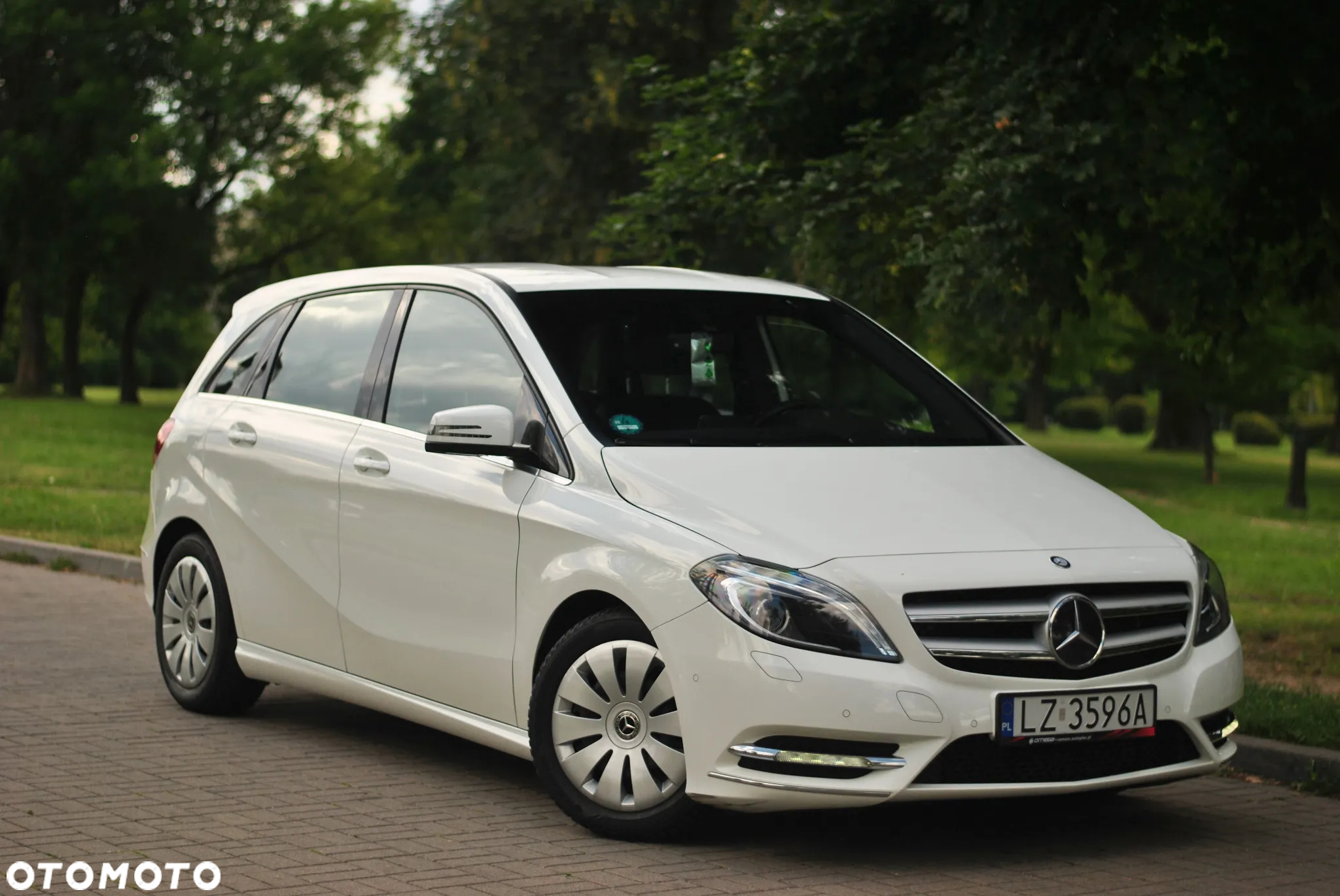 Mercedes-Benz Klasa B 180 (BlueEFFICIENCY) - 16