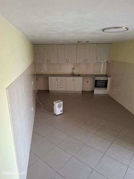 T2 Renovado, sem despesas incluídas Arrendamento Reguengo do Fetal - Grande imagem: 4/8
