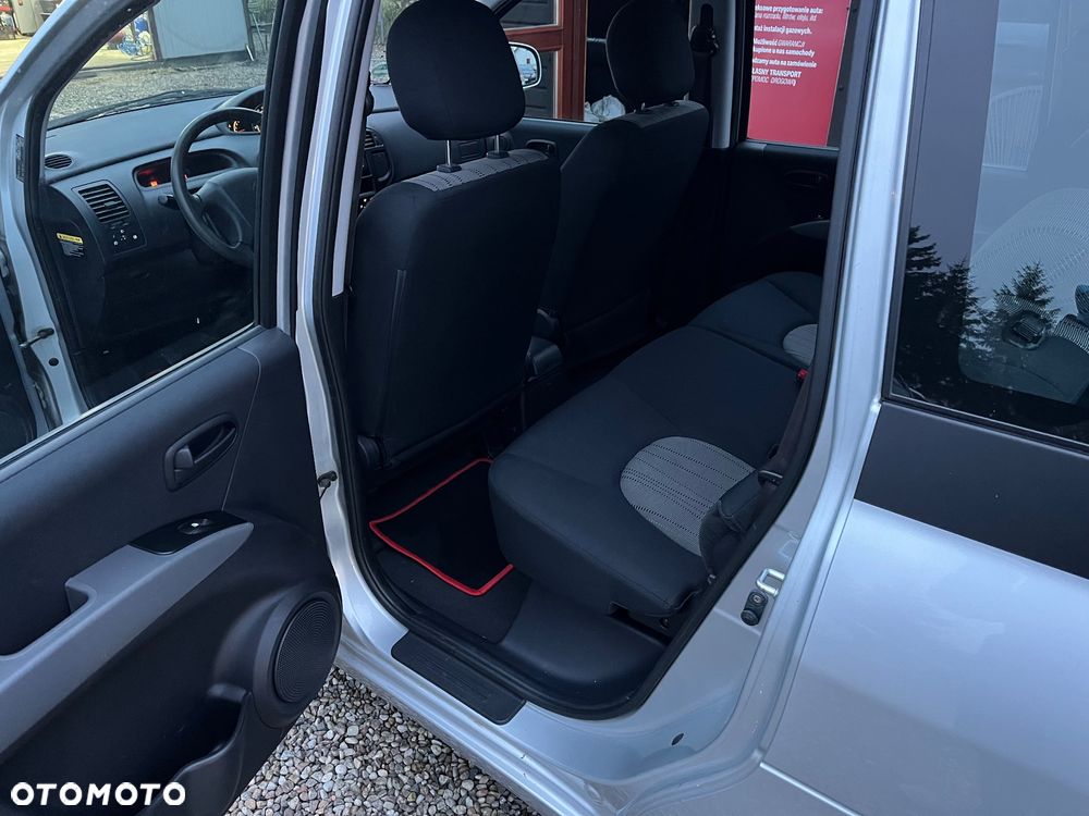 Hyundai Matrix 1.6 GLS - 9