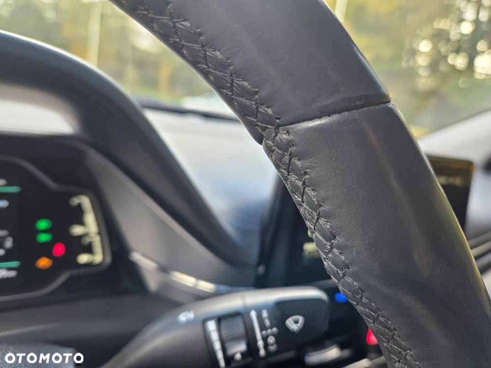 Hyundai IONIQ Hybrid Business - 18