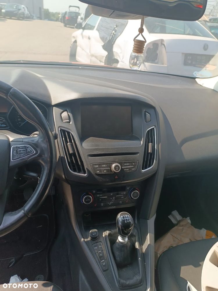 Ford focus MK3 lift kombi z silnikiem 1.0 ecoboost i skrzynia manualna 6 biegów - 7