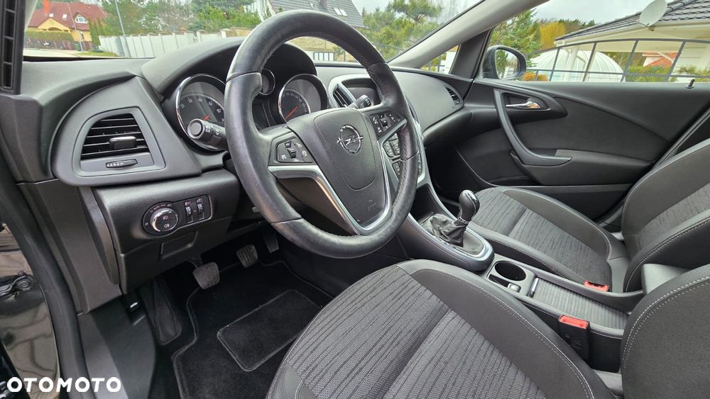 Opel Astra 1.4 T Sport EU6 - 11