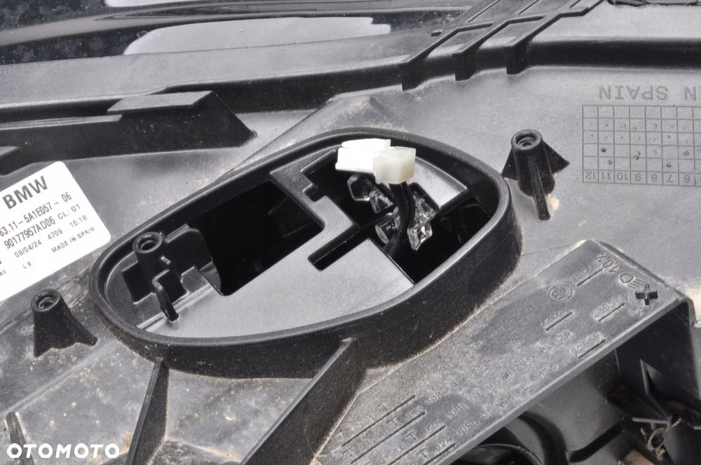 BMW 1 F40 LAMPA LEWA PRZEDNIA LEWY PRZÓD UK 5A1E057 - 10
