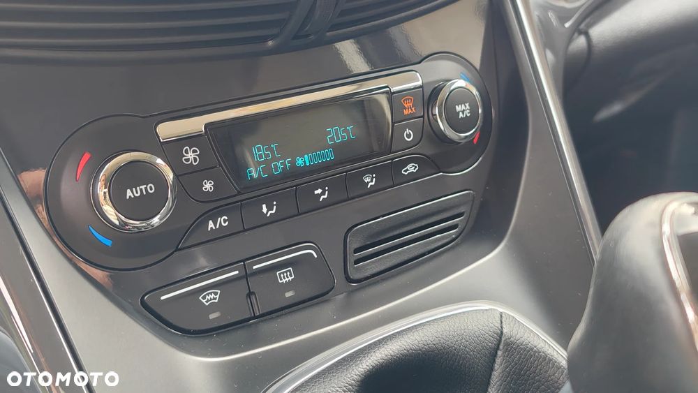 Ford Kuga 2.0 TDCi 4x4 Titanium - 14