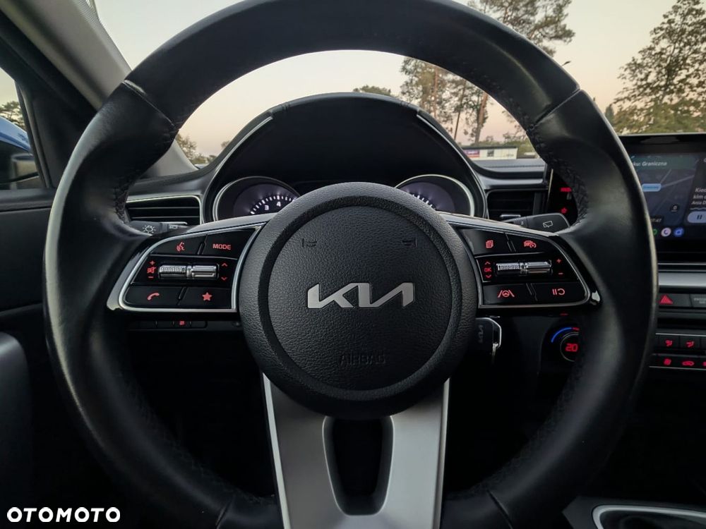 Kia Ceed - 11