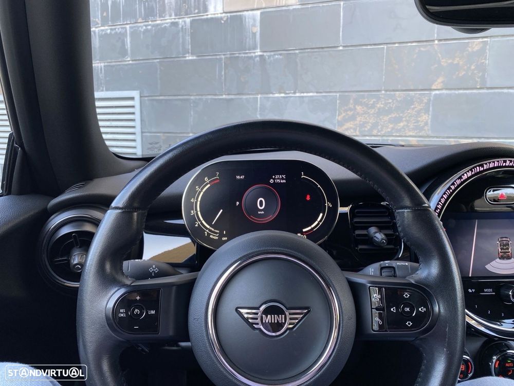 MINI Cabrio Cooper Premium Classic Auto - 6