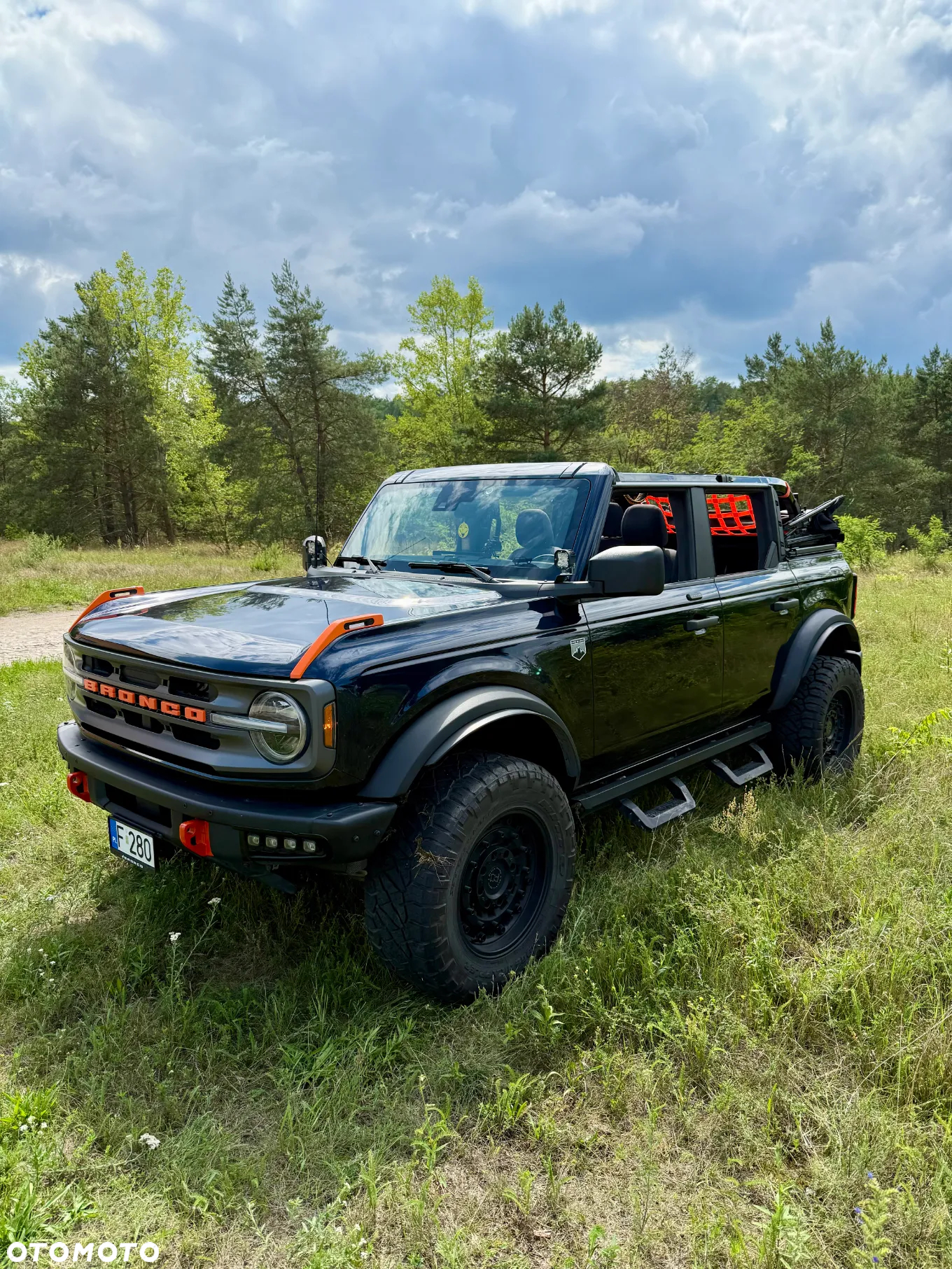 Ford Bronco - 15