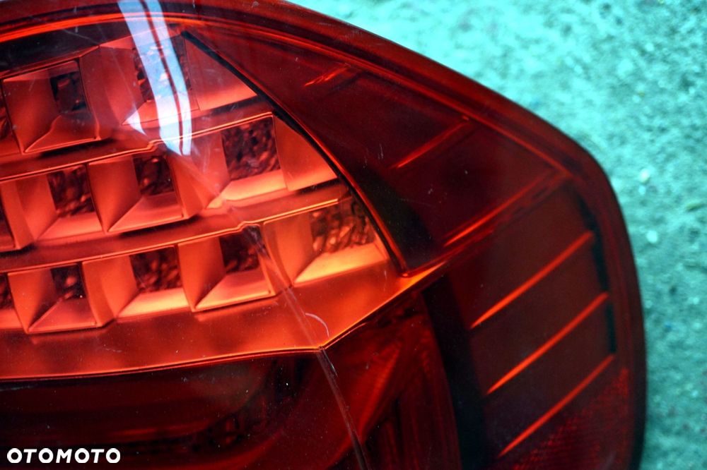 LAMPA TYLNA PRAWA 3 E90 LIFT LCI SEDAN 7154154 LED BMW 2008-2012 - 7