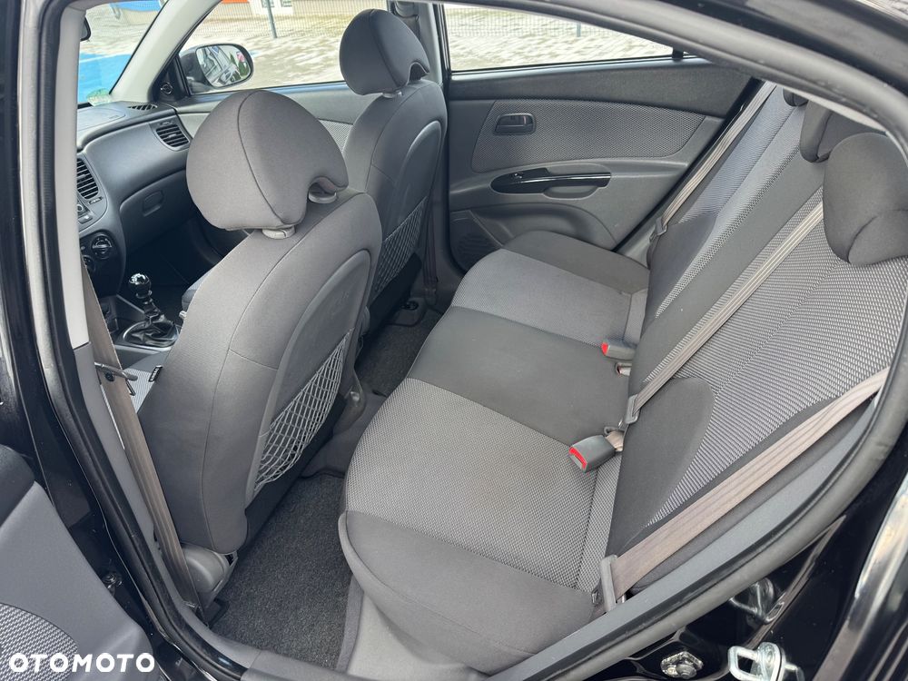 Kia Rio 1.4 Attract - 12